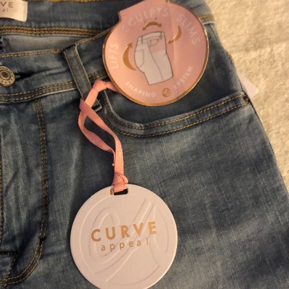 Ladies shorts by Curve Appeal - Picture 4 of 8